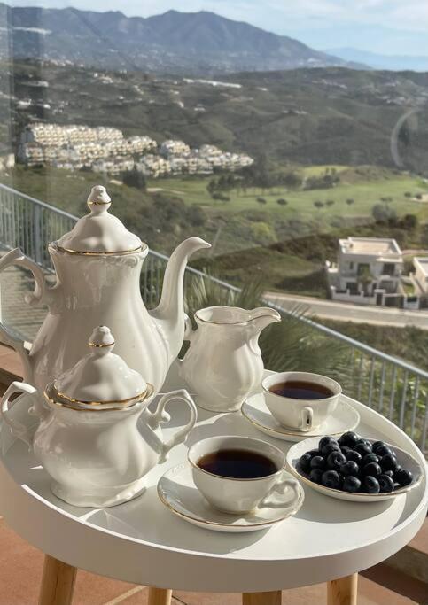 Golf, Sea And Mountain Views *